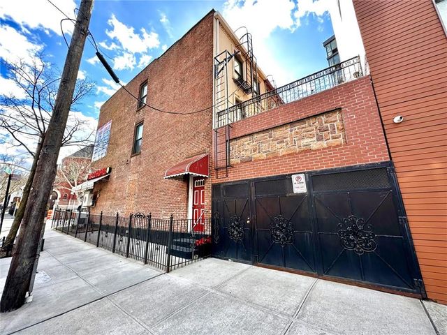 $2,760,000 | 432 4th Avenue | Gowanus