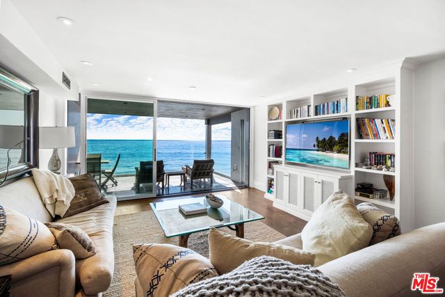 $4,400,000 | 20552 Pacific Coast Highway | Malibu Beach