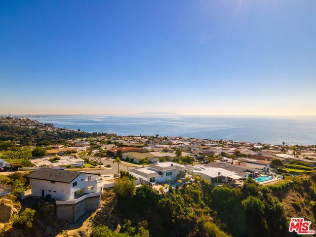 $3,499,000 | 3447 Shoreheights Drive | Sunset Mesa