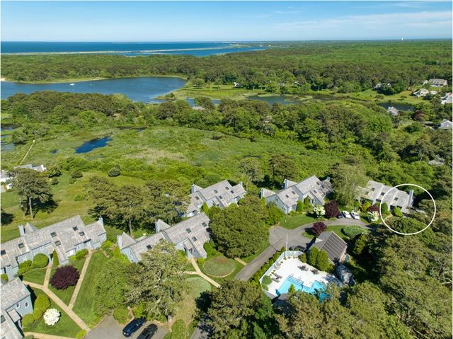 $1,075,000 | 40 Hidden Cove Road, Unit 16 | Martha's Vineyard