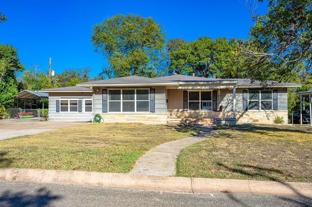 $375,000 | 930 Bluebonnet Drive | Kerrville