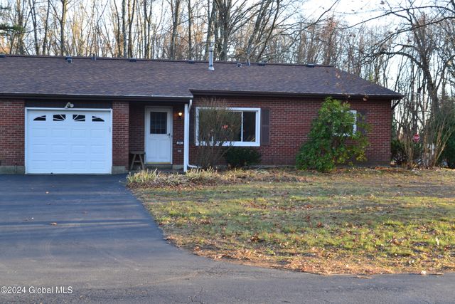 $1,850 | 2 C Lacosta Drive | Clifton Park