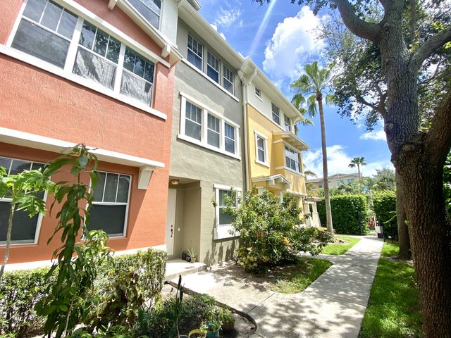 $2,650 | 500 Pacific Grove Drive, Unit 7 | West Palm Beach