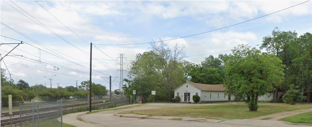 a house view with a yard