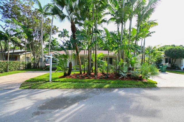 $1,399,990 | 11011 Southwest 79th Avenue | Pinecrest