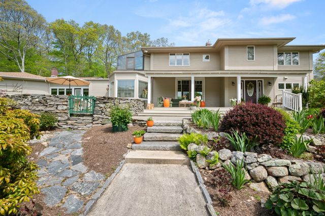 $975,000 | 351 Boston Post Road | East Lyme