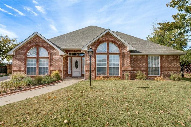 $460,000 | 1517 Forest Meadows Court | Bedford