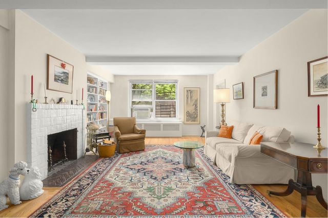 $1,325,000 | 215 East 73rd Street, Unit 3C | Lenox Hill