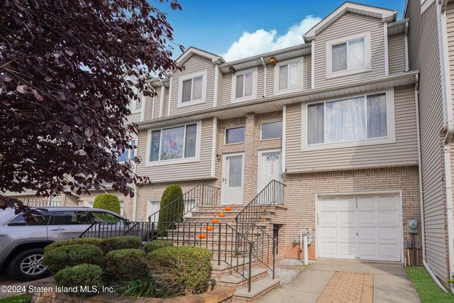 $729,000 | 202 Pembrook Loop | Woodrow