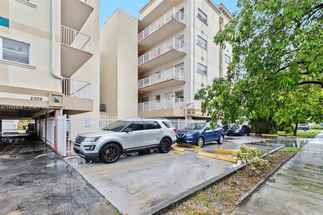 $1,800 | 2008 Jackson Street, Unit B1 | Parkside