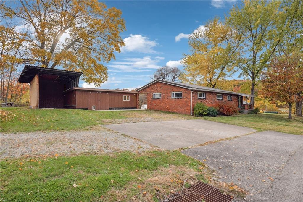 a front view of house with yard