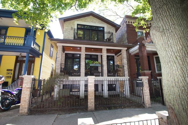 $9,400 | 1745 West Cornelia Avenue | Roscoe Village