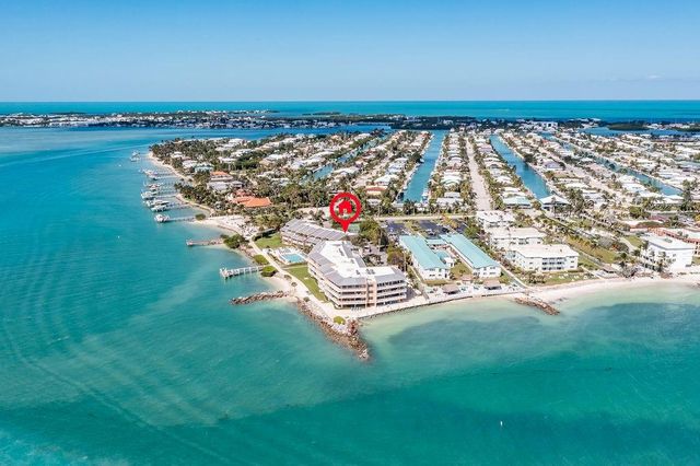 $1,210,000 | 1133 West Ocean Drive, Unit 10 | Key Colony Beach