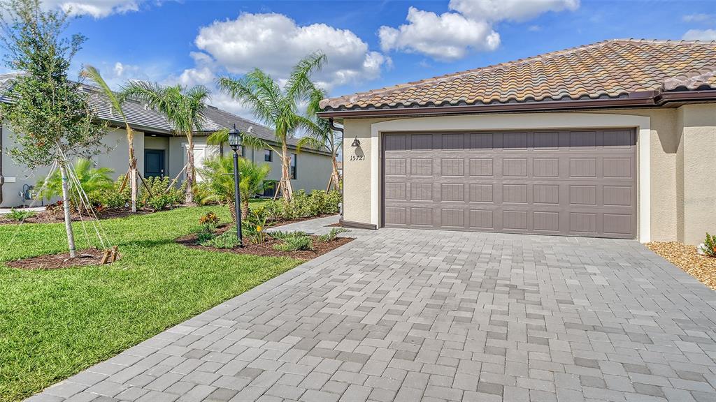 Exterior showing 2 car Garage