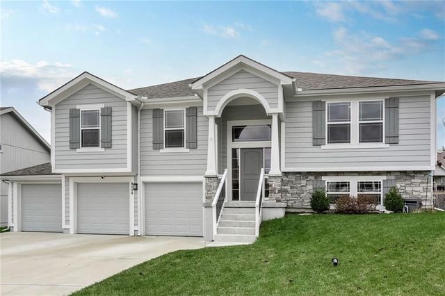 $400,000 | 6115 Northeast 119th Terrace | Kansas City