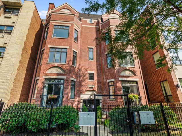 $525,000 | 6161 North Kenmore Avenue, Unit 3N | Edgewater Beach