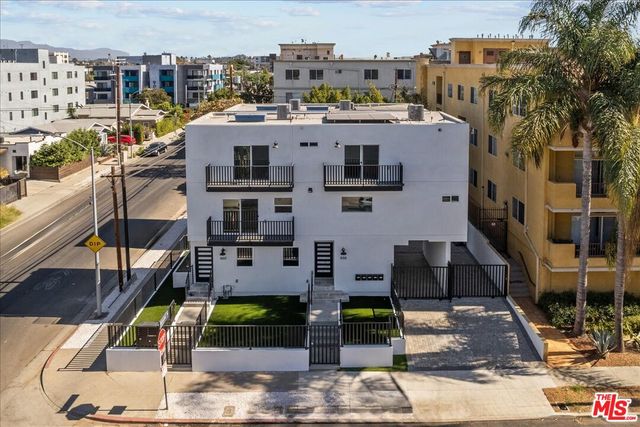 $3,599,000 | 858 North Hudson Avenue | Hollywood