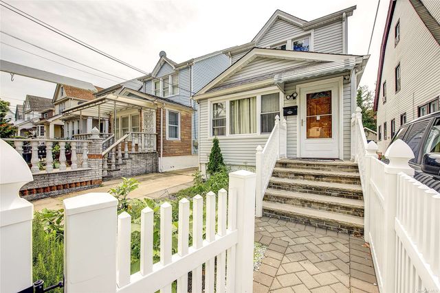 $825,000 | 100-32 204th Street | Hollis