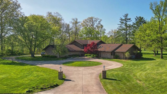 $995,000 | 8494 West Mulligan Lane | Harrison Township - Bartholomew County