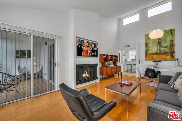 $795,000 | 943 12th Street, Unit 7 | Santa Monica