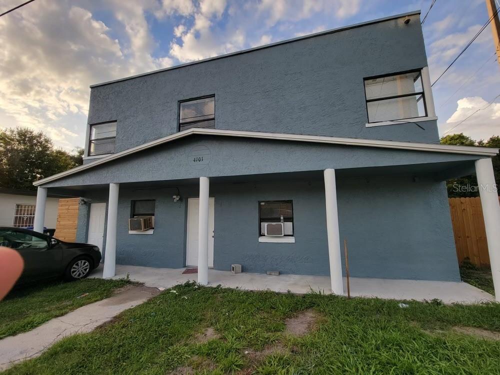 a house that has a lot of windows on it