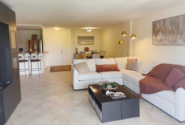 $3,300 | 1000 Spanish River Road, Unit 3O | Deerfield Beach Island