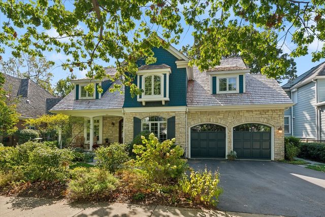 $1,795,000 | 319 East North Avenue | Lake Bluff