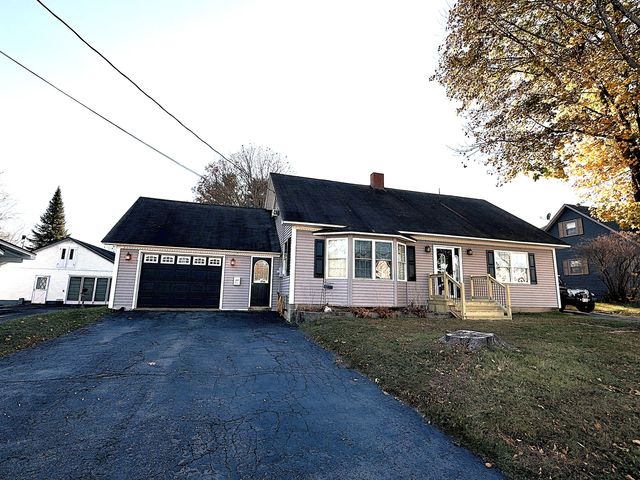 $249,900 | 26 Orchard Street | East Millinocket