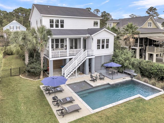 $1,550,000 | 2219 Branch Creek Drive | Rivertowne Country Club