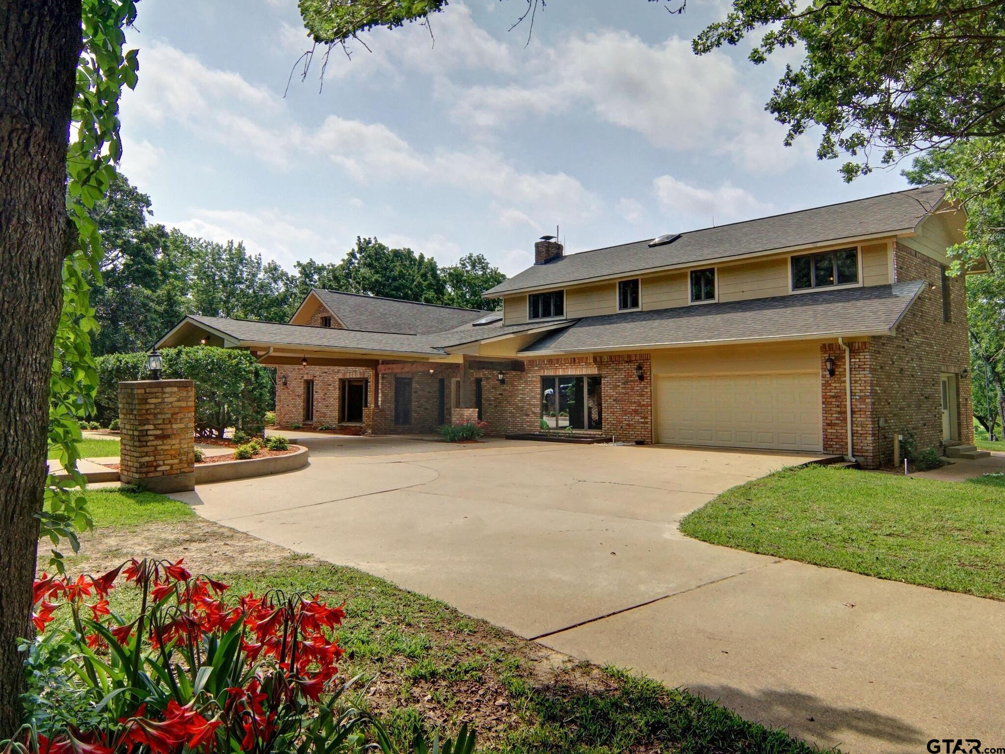 a front view of house with yard