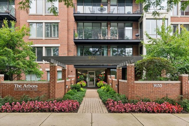 $470,000 | 1633 2nd Street, Unit 501 | Highland Park