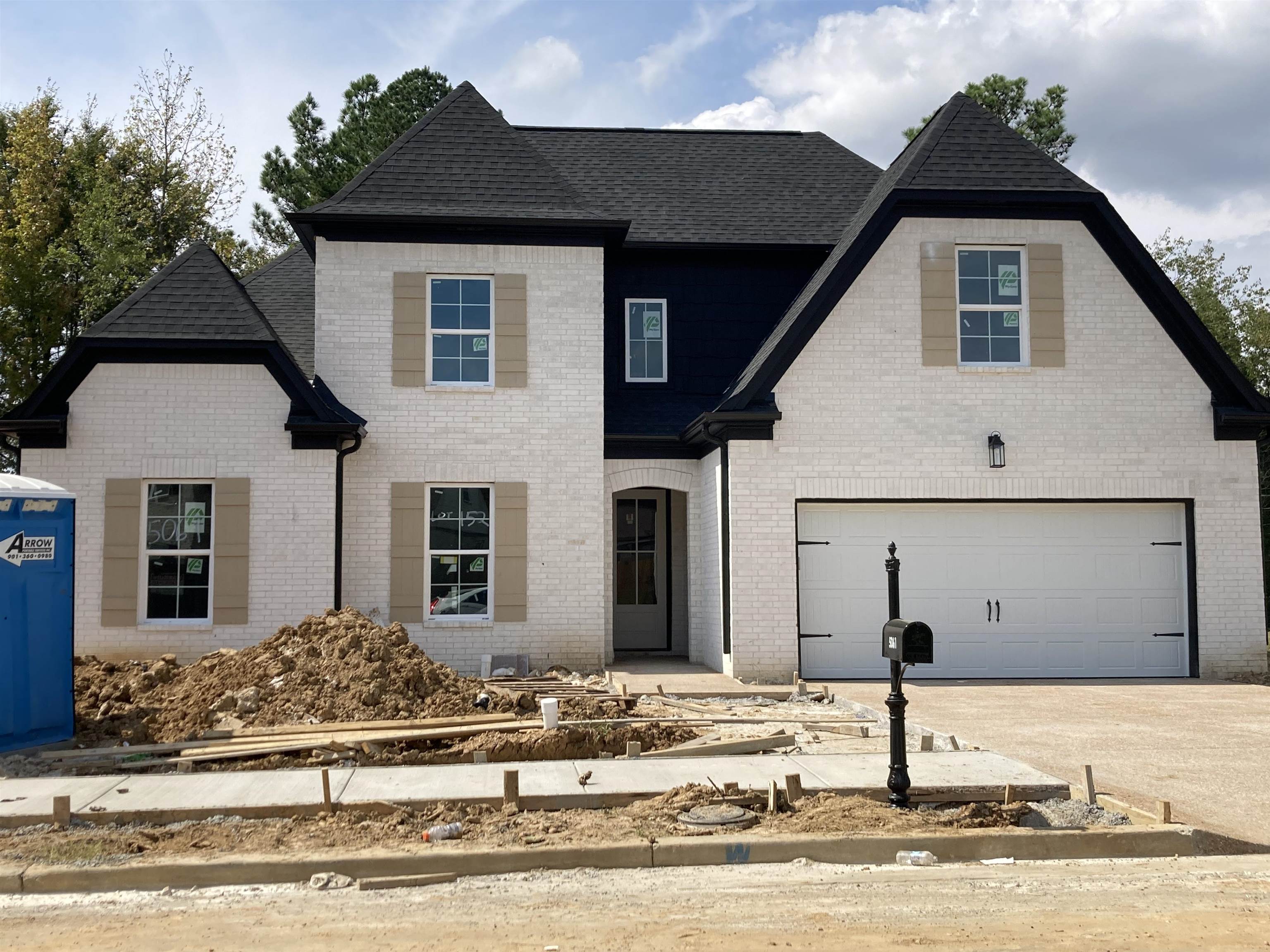 View of front facade with a garage