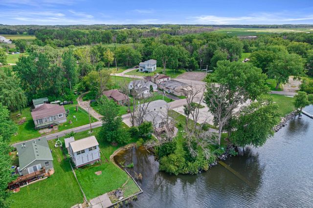 $450,000 | W7813 Willow Road | Lake Koshkonong