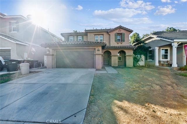 $555,000 | 547 Gloriosa Avenue | North Perris