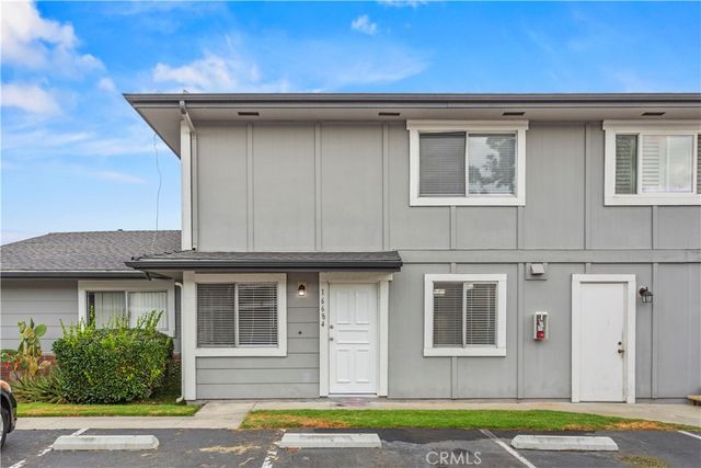 $525,000 | 16684 Arbor Circle, Unit 110C | Northwest Huntington Beach