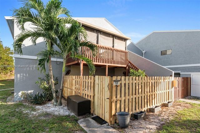 $2,100 | 12 Crossings Circle, Unit F | Boynton Beach