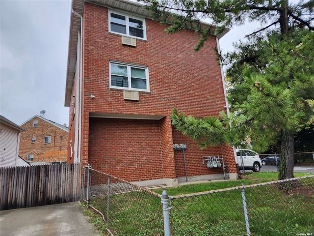 $2,180,000 | 239-19 66th Avenue | Douglaston