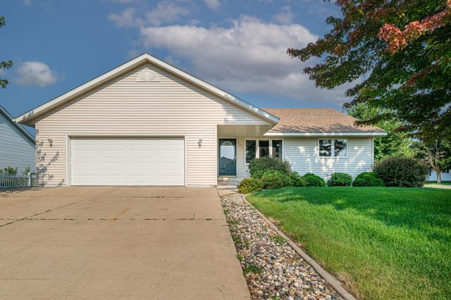 $310,000 | 100 Cedar Drive | Lester Prairie