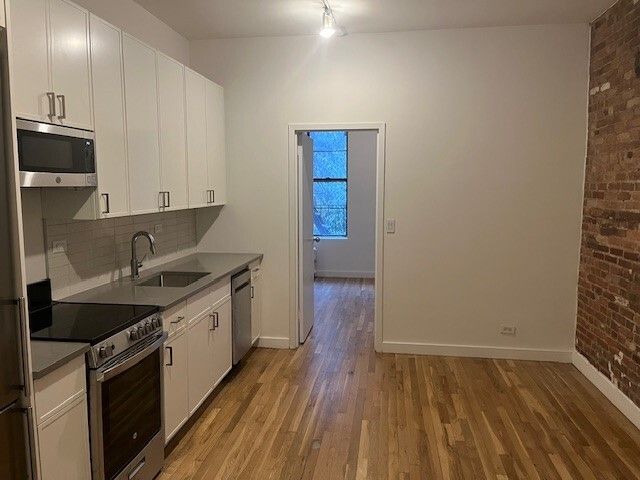 $4,443 | 119 Sullivan Street, Unit 4 | SoHo