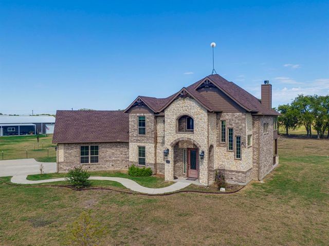 $599,900 | 550 Boz Road