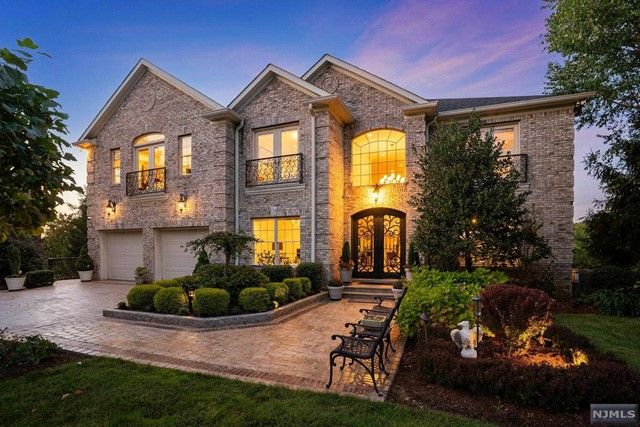 $1,985,000 | 15 Efstis Court | West Orange