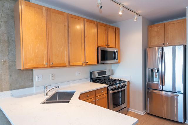 $3,500 | 1212 North Wells Street, Unit 1006 | Old Town