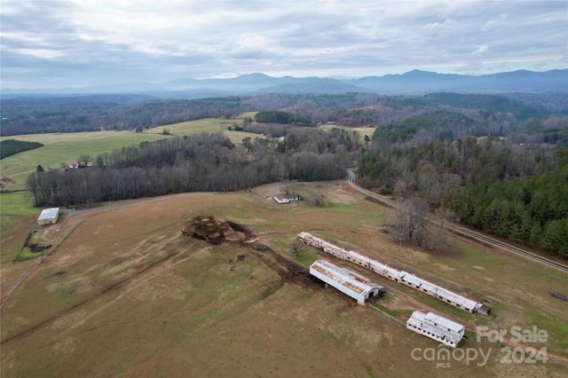 $879,000 | 621 Pleasant Grove Road | Green Hill Township - Rutherford County