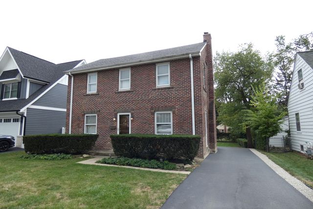 $2,800 | 33 East Woodworth Place | Roselle Village