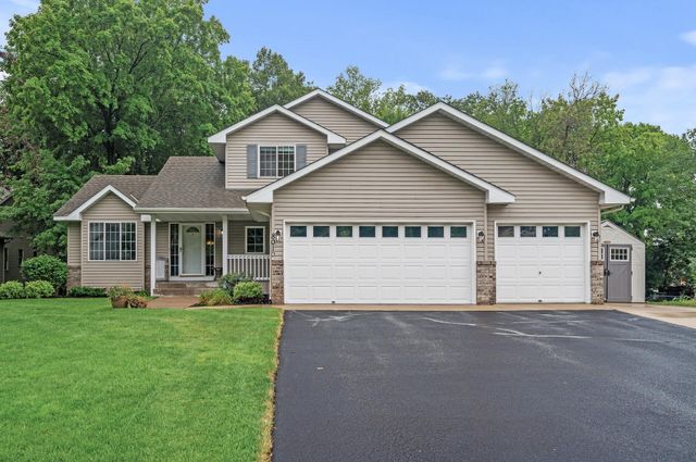 $484,000 | 8010 Woodhill Drive | Rockford