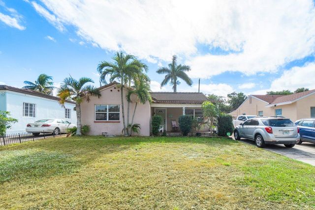 $899,900 | 3633 North Flagler Drive | Northwood Shores