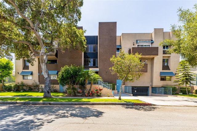 $825,000 | 315 Chester Street, Unit 209 | South Glendale