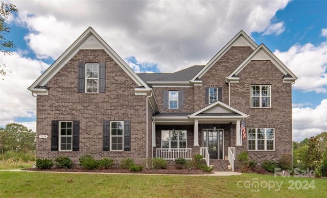 $1,490,000 | 2054 Belle Grove Drive | Marvin