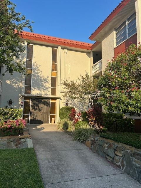 a front view of house with yard