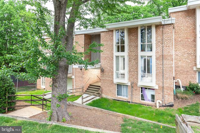 $219,900 | 2616 Fort Farnsworth Road, Unit 247 | Huntington Club Condominiums